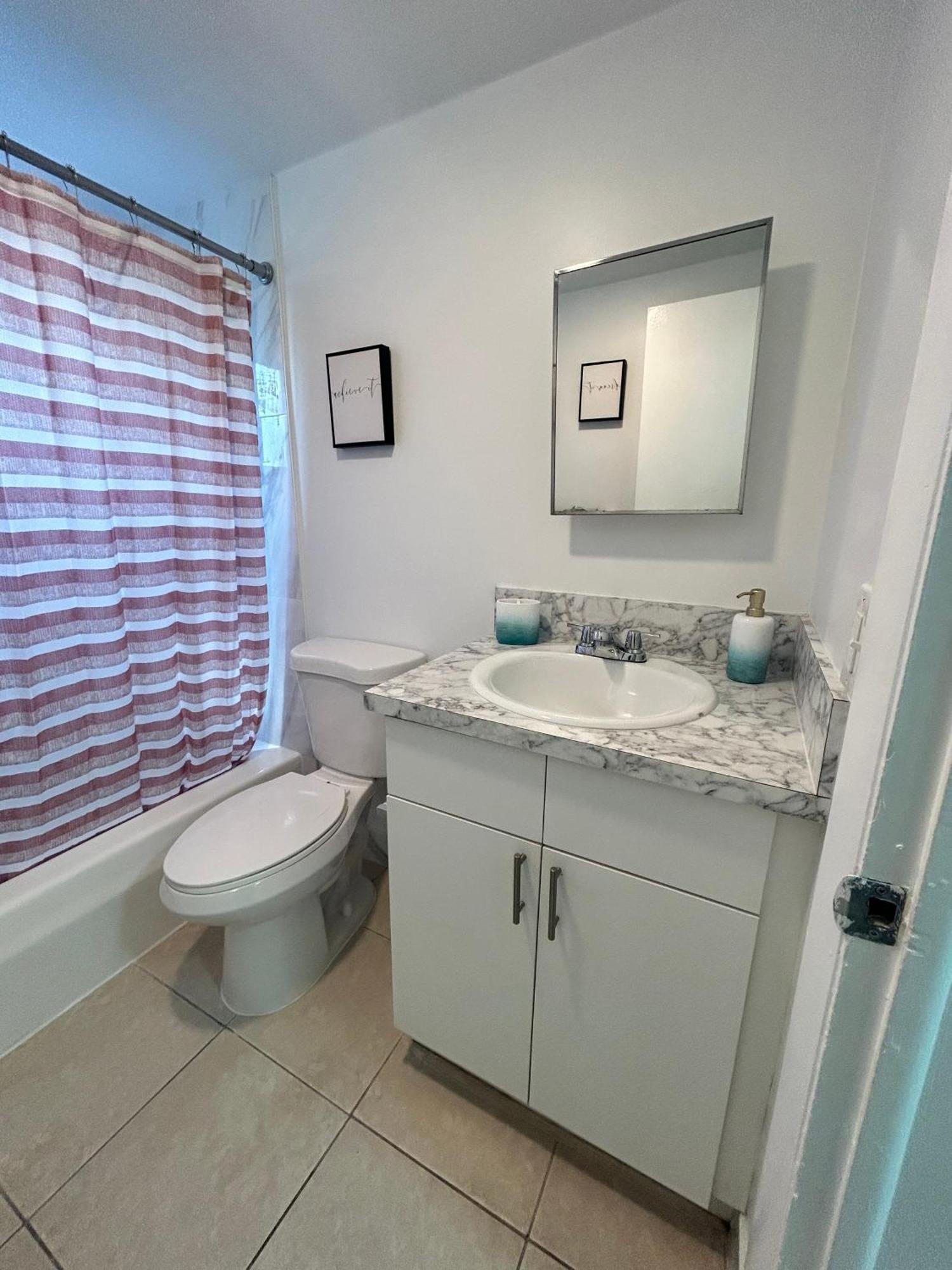 In Close To Shops & 110 Apartment *